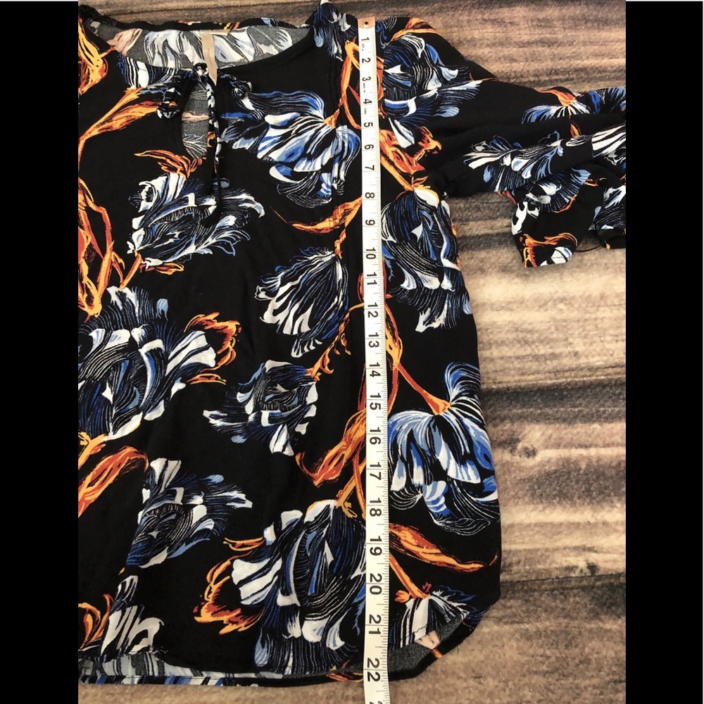 Lauren Conrad Blouse Top Short Sleeve Floral - Picture 6 of 7